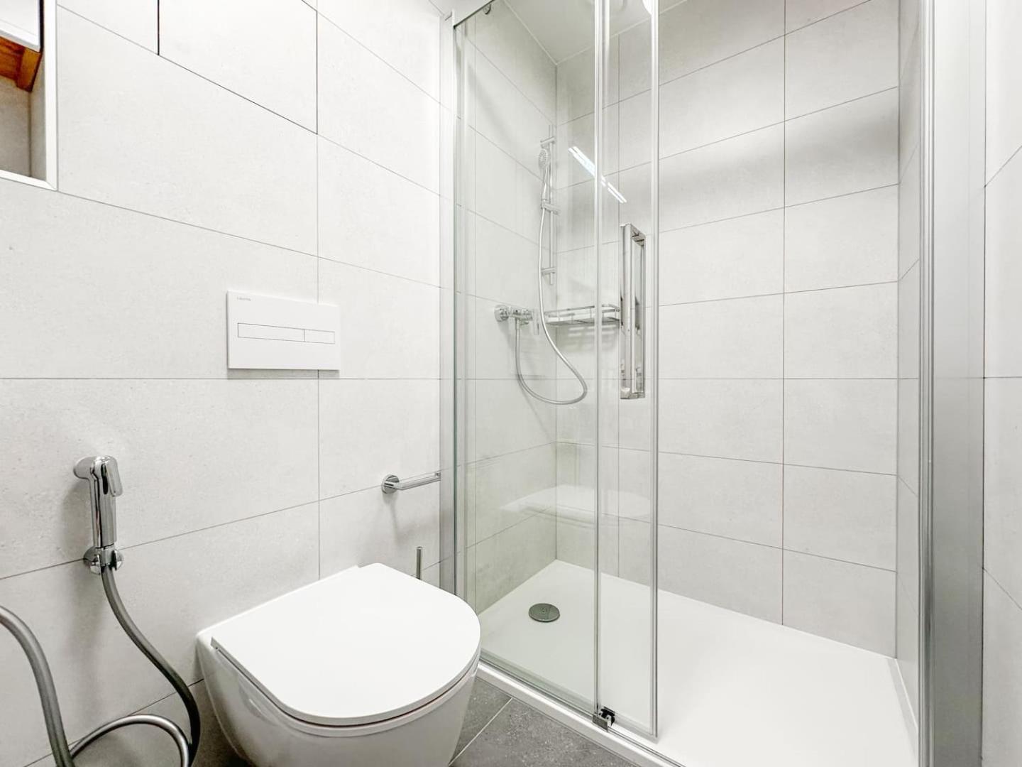 Real Living By Refa Balcony Retreat 91 Praga
